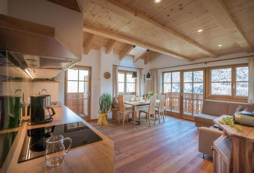 Апартаменты 1 Спальня, Hofer Hof