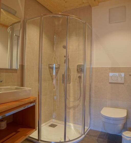 Апартаменты 1 Спальня, Hofer Hof