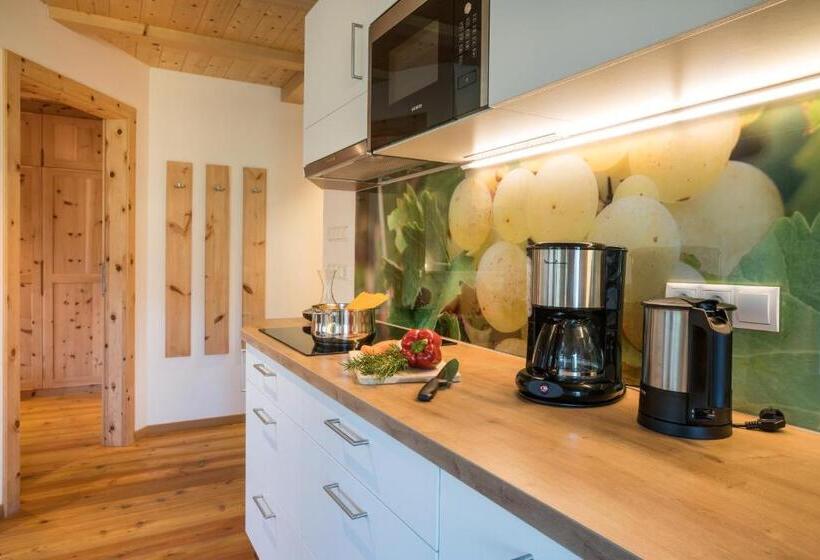 Апартаменты 1 Спальня, Hofer Hof