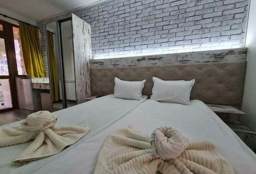 Номер Стандарт с Балконом, Vila Kalvachevi