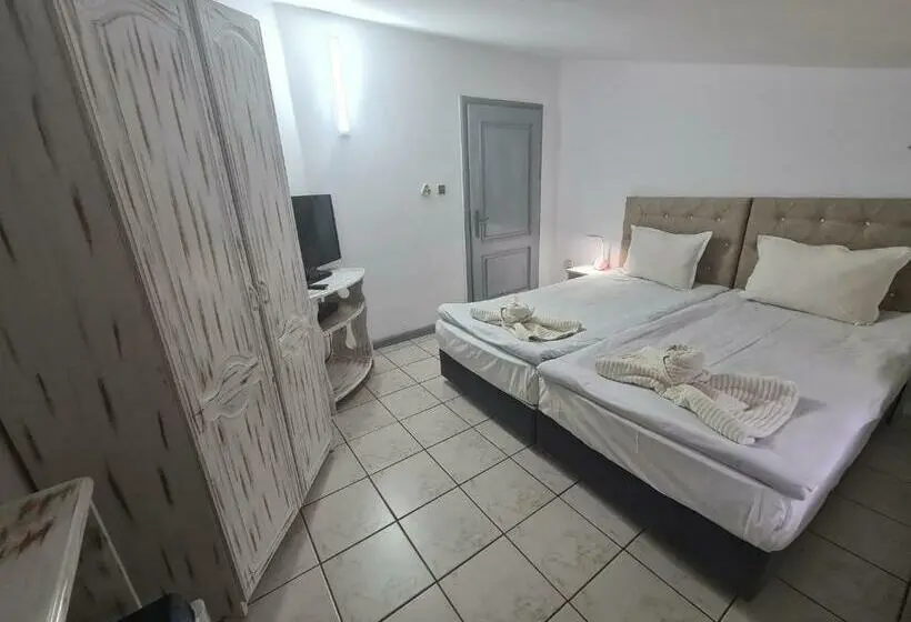 スタンダード5人部屋, Vila Kalvachevi