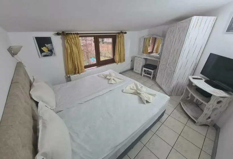 スタンダード5人部屋, Vila Kalvachevi