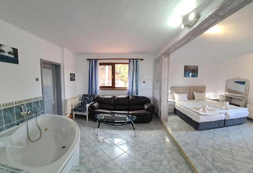 סוויטת ג'וניור עם מרפסת, Vila Kalvachevi