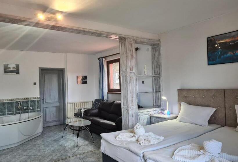 סוויטת ג'וניור עם מרפסת, Vila Kalvachevi