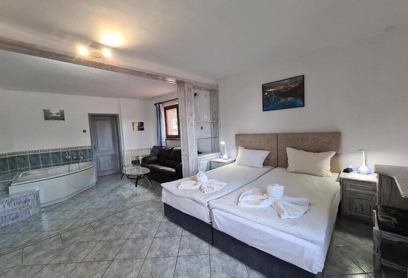 סוויטת ג'וניור עם מרפסת, Vila Kalvachevi