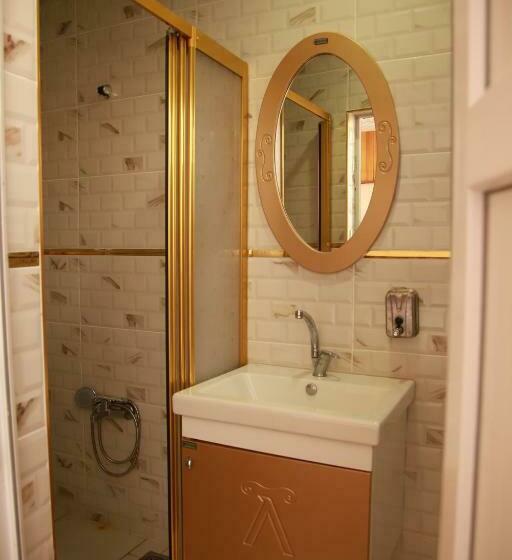 اتاق استاندارد سه نفره, Aslan Guest House