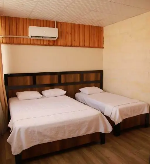 اتاق استاندارد سه نفره, Aslan Guest House