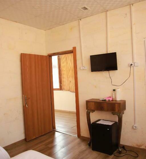 اتاق استاندارد سه نفره, Aslan Guest House