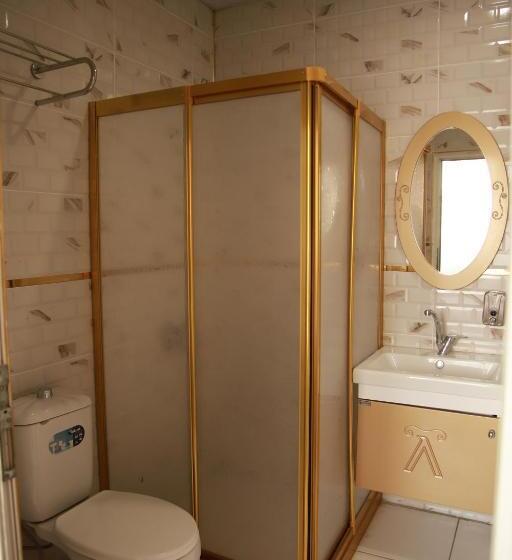 اتاق استاندارد چهار تخته, Aslan Guest House