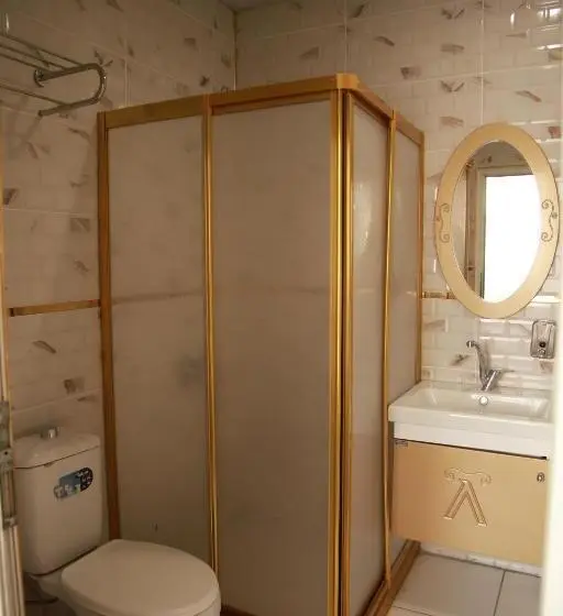 اتاق استاندارد چهار تخته, Aslan Guest House