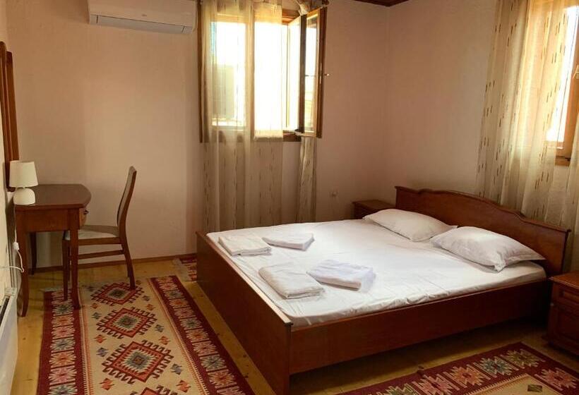 آپارتمان 1 خوابه با تراس, Guest Rooms Donovi
