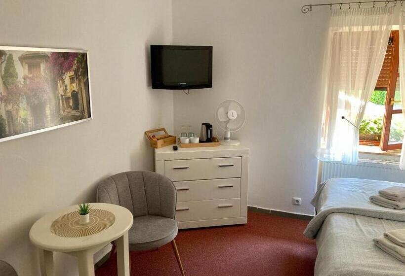 スタンダードルーム, Guesthouse Mikuláš Mikulov   Free Parking In The City Center
