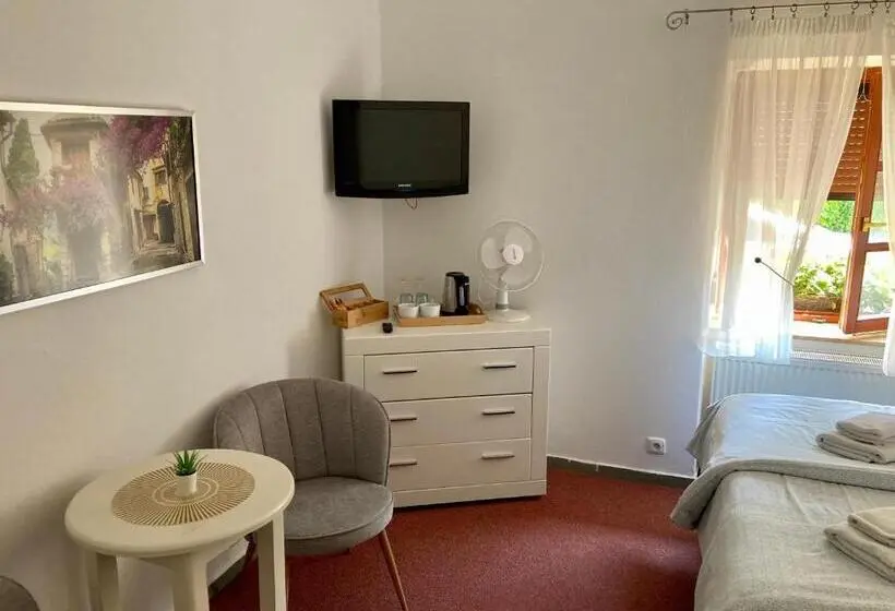 スタンダードルーム, Guesthouse Mikuláš Mikulov   Free Parking In The City Center