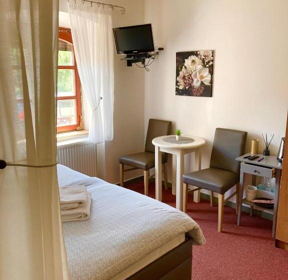 エコノミールーム, Guesthouse Mikuláš Mikulov   Free Parking In The City Center