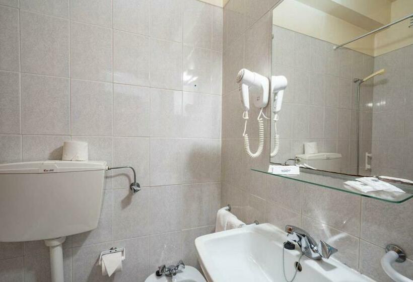 غرفة قياسية ثلاثية, Santa Barbara By Umbral