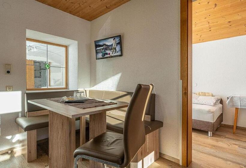 标准三人间, Pension Berggeist