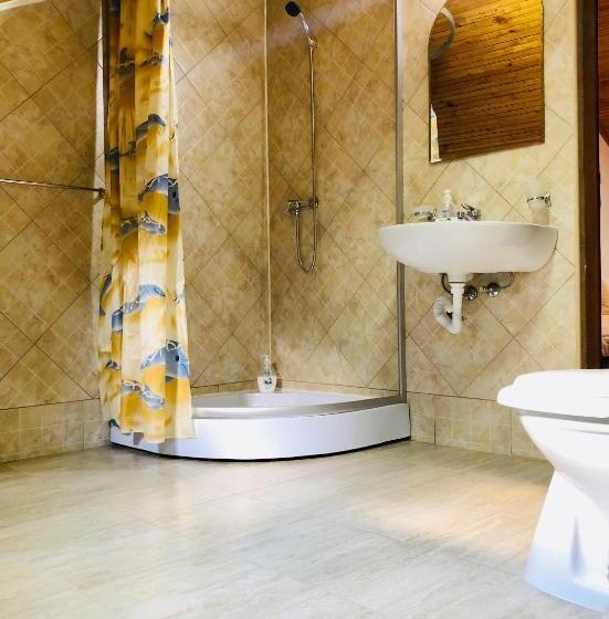 חדר משפחתי, Pensiune & Restaurant Kalinder