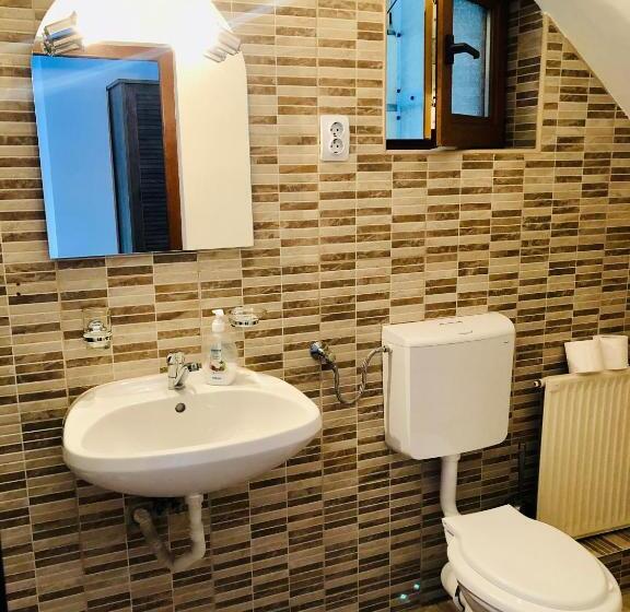 חדר משפחתי, Pensiune & Restaurant Kalinder