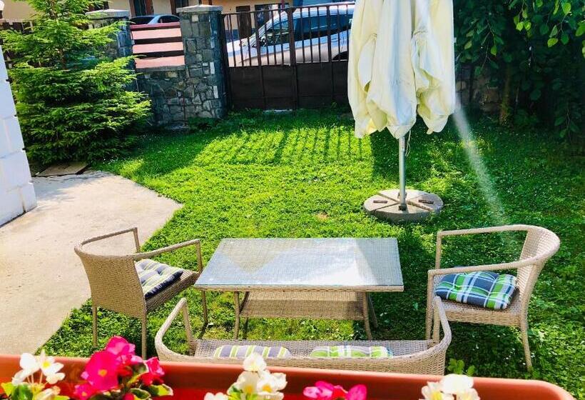 חדר משפחתי, Pensiune & Restaurant Kalinder