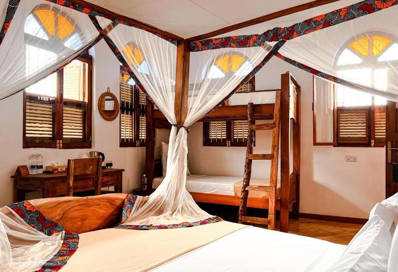 デラックスファミリールーム, Shoki Shoki House Stone Town