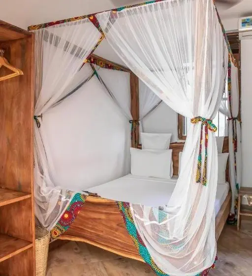 اتاق استاندارد, Shoki Shoki House Stone Town