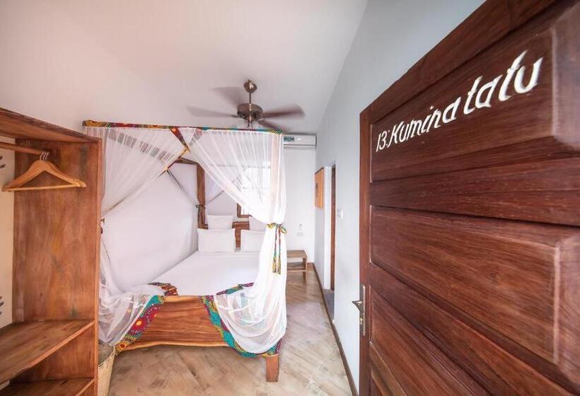 スタンダードルーム, Shoki Shoki House Stone Town