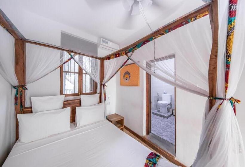 スタンダードルーム, Shoki Shoki House Stone Town