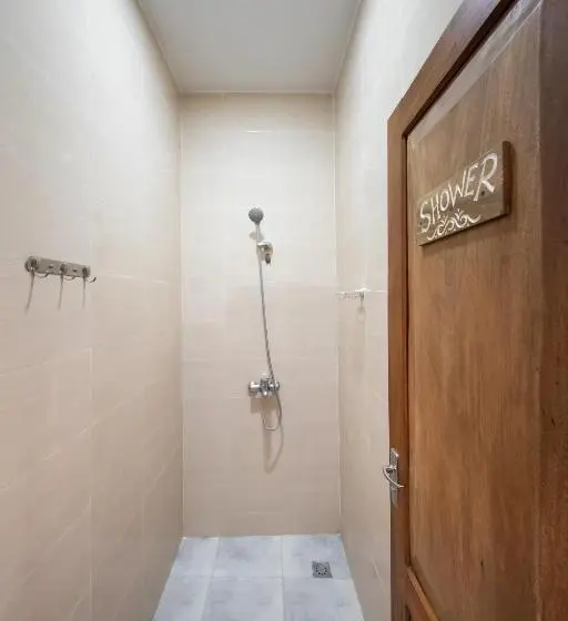 اتاق استاندارد, Shoki Shoki House Stone Town
