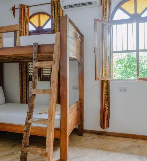 デラックスファミリールーム, Shoki Shoki House Stone Town