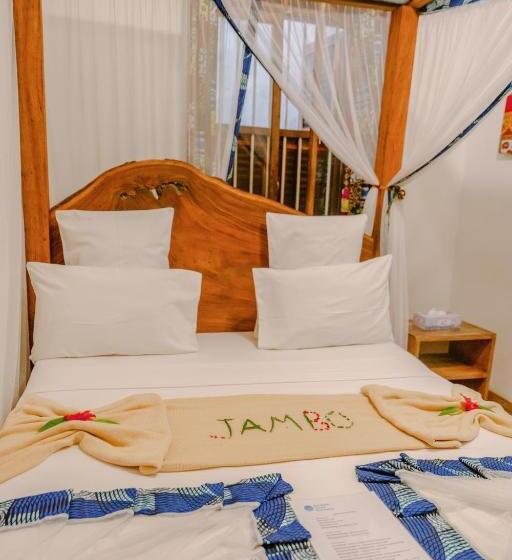 スタンダードルーム, Shoki Shoki House Stone Town