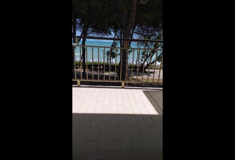 חדר סטנדרט יחיד, Room In Bb   Spacious Double Room By The Sea