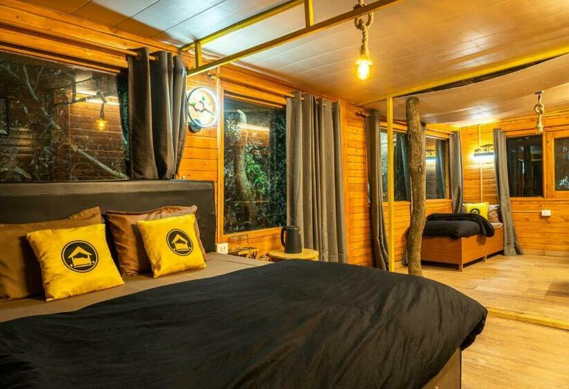 Habitació Triple Deluxe Vista Jardí, Lushtree Backpackers Hostel & Cafe