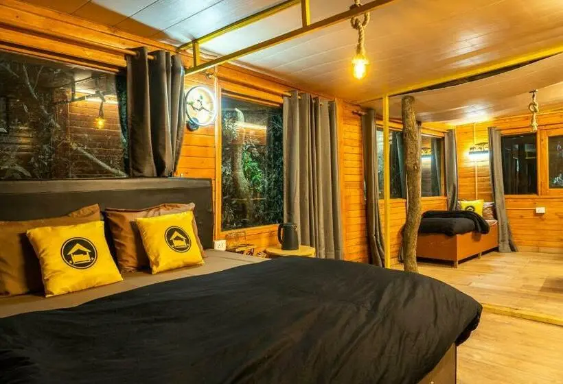 Pokój Trzyosobowy Deluxe Widok Ogród, Lushtree Backpackers   Hostel & Cafe