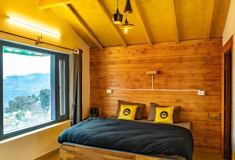 חדר דלוקס עם מרפסת, Lushtree Backpackers   Hostel & Cafe