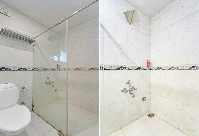 デラックスルーム, Upar Hotels Cinecity Kodambakkam Raghavendra Mandapam