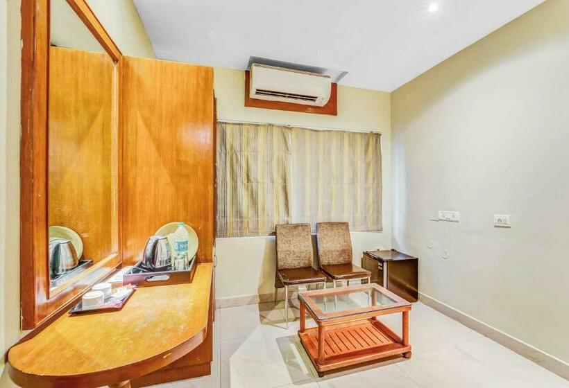 デラックスルーム, Upar Hotels Cinecity Kodambakkam Raghavendra Mandapam