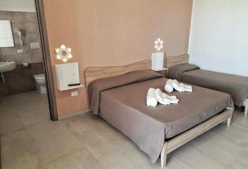Трехместный Номер Стандарт с Балконом, B&b Li Manca
