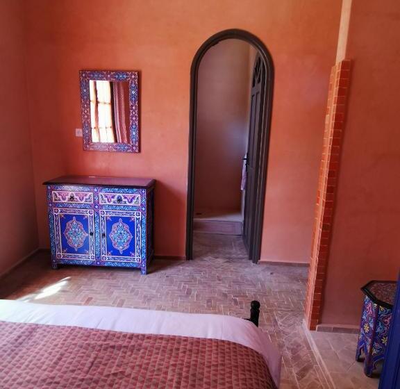 스탠다드 룸, Dar Yanis