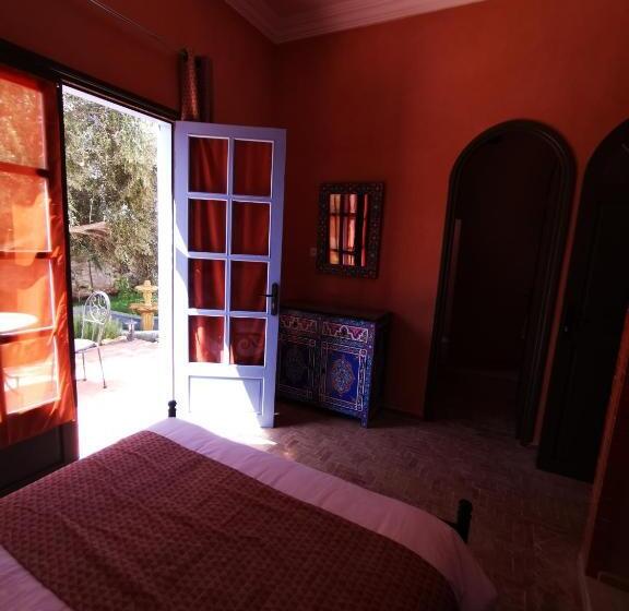 스탠다드 룸, Dar Yanis