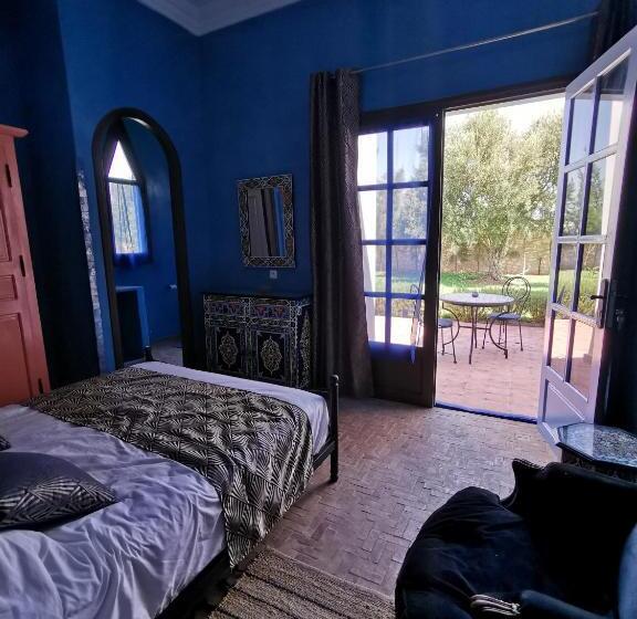 스탠다드 룸, Dar Yanis