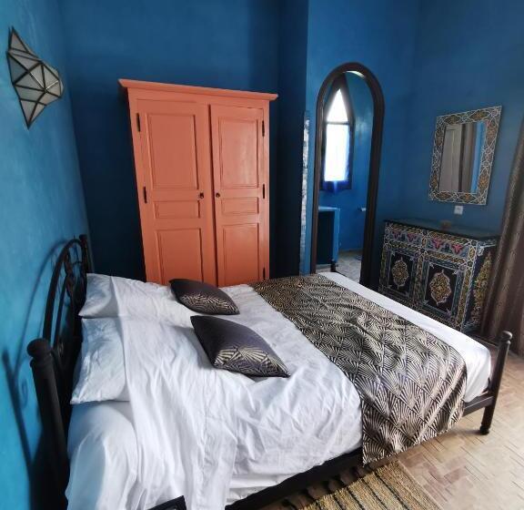 스탠다드 룸, Dar Yanis