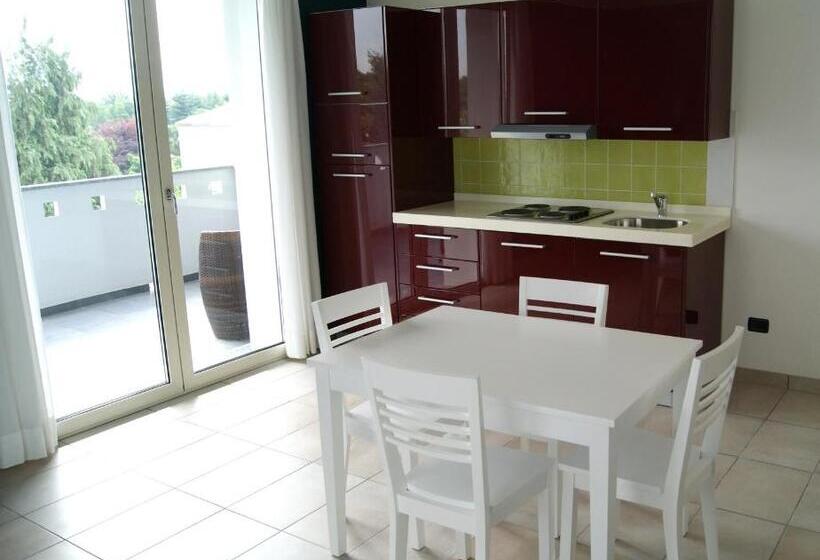 キングサイズベッドのスイートルーム, Guest House Residence Malpensa