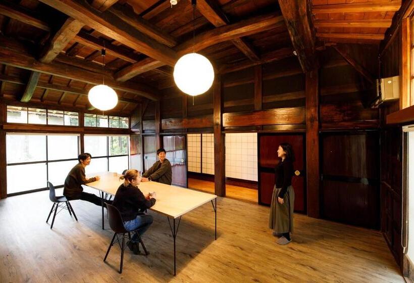 Дом 2 Спальни, Denpaku Komatsu