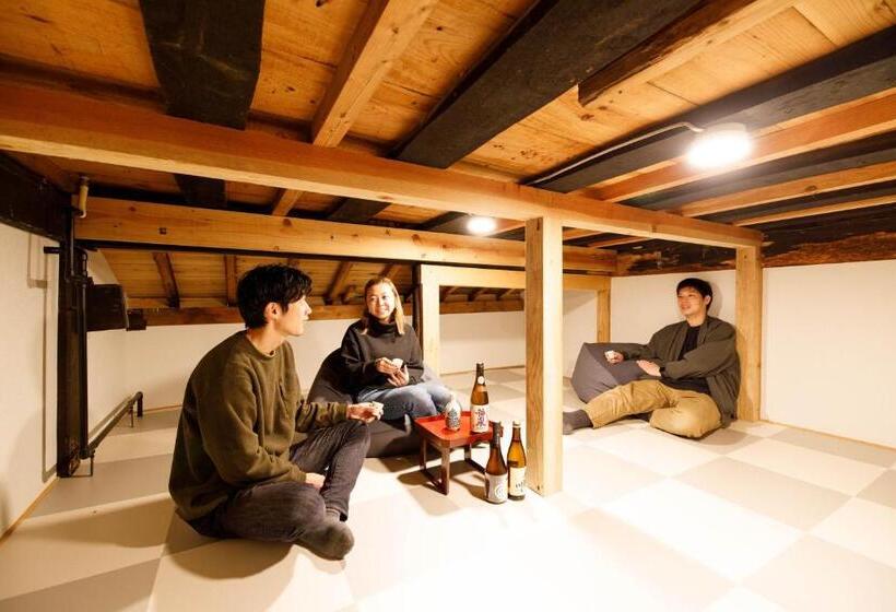 Дом 2 Спальни, Denpaku Komatsu