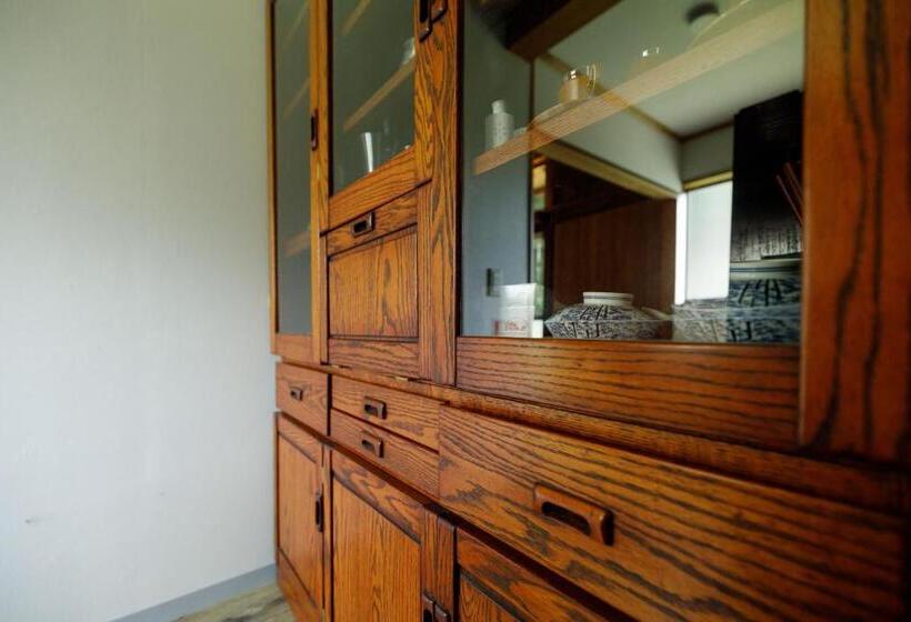 Дом 2 Спальни, Denpaku Komatsu