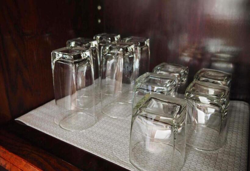 Дом 2 Спальни, Denpaku Komatsu