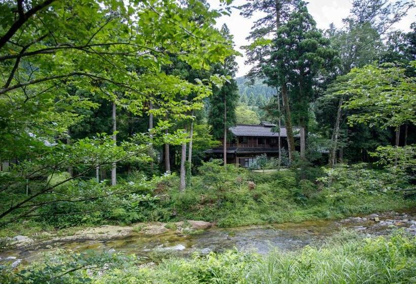 Дом 1 Спальня, Denpaku Komatsu