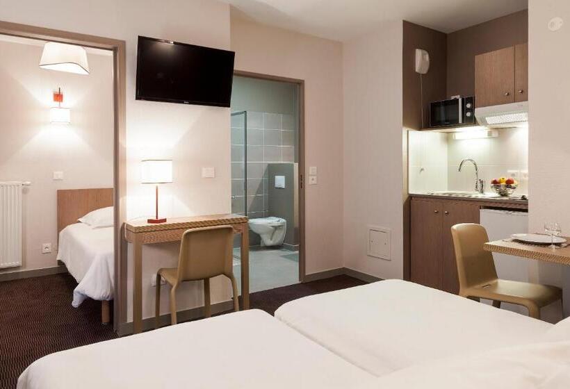 חדר סטנדרט לשלושה, Nehô Suites Porte De Genève   Gare Annemasse