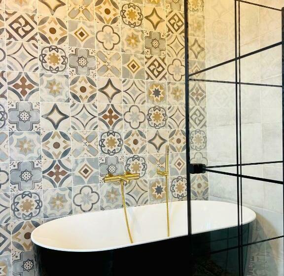 اتاق استاندارد با بالکن, La Villa Saint Jean