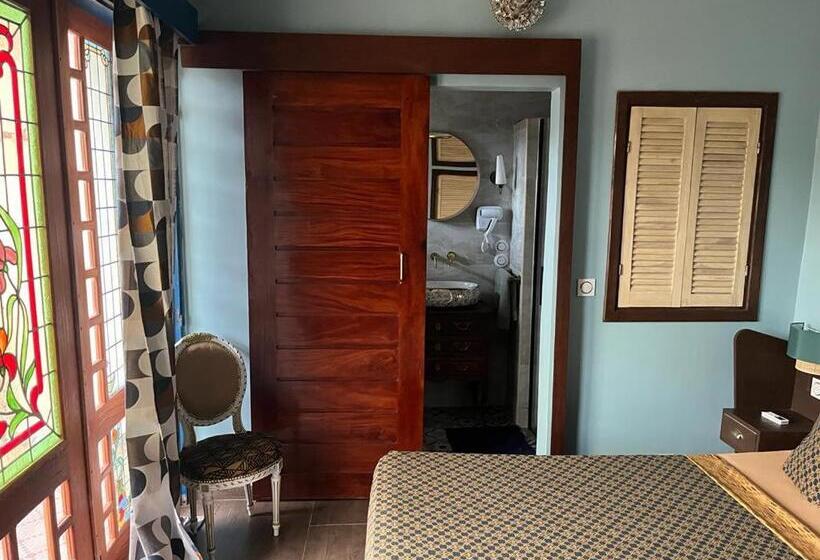 اتاق استاندارد با بالکن, La Villa Saint Jean